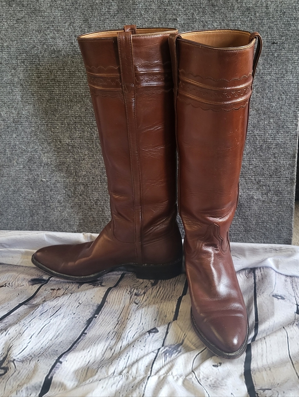 Lucchese Vintage Tall Brown Leather Riding Boots. 7.5b